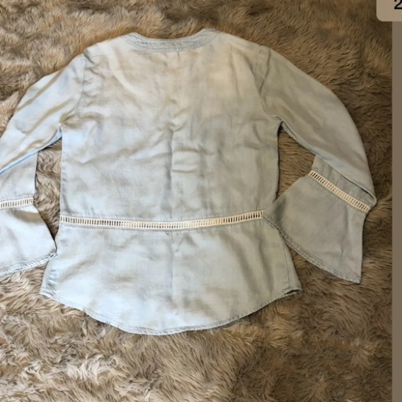 Cloth&. Stone chambray bell sleeve popover top - Picture 3 of 6